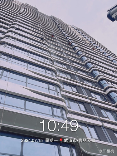 武汉市翡丽天玺外墙清洗